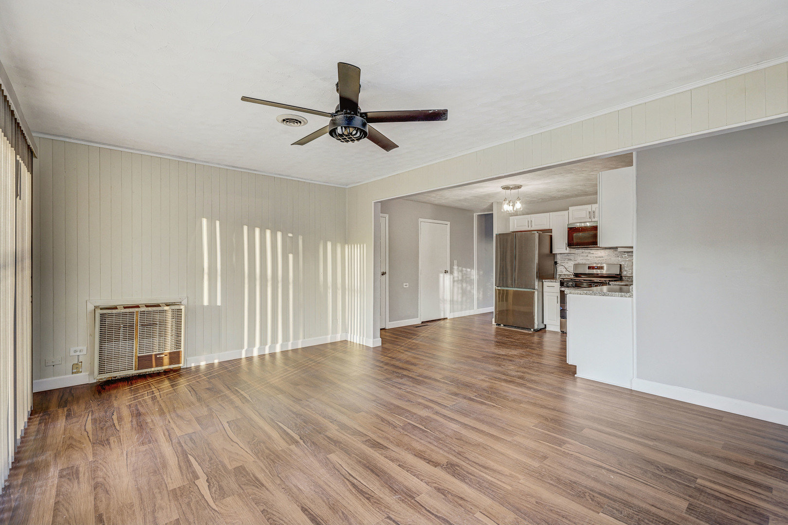 8 Timber Trail, Streamwood, IL 60107