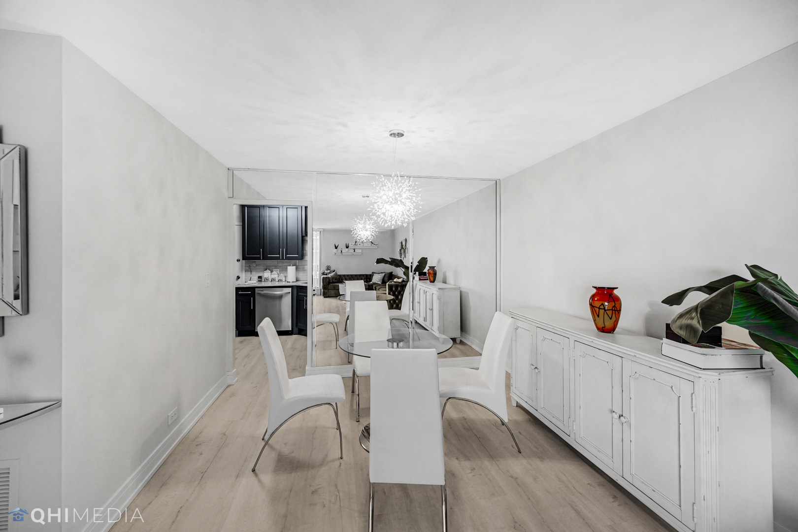 6033 N Sheridan Road #11G, Chicago, IL 60660