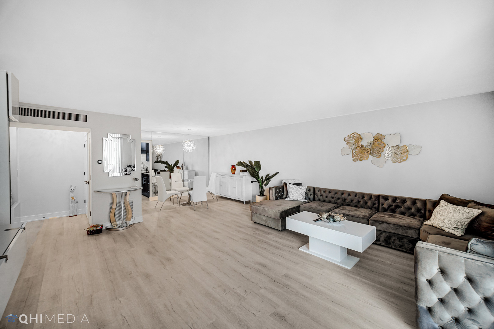 6033 N Sheridan Road #11G, Chicago, IL 60660