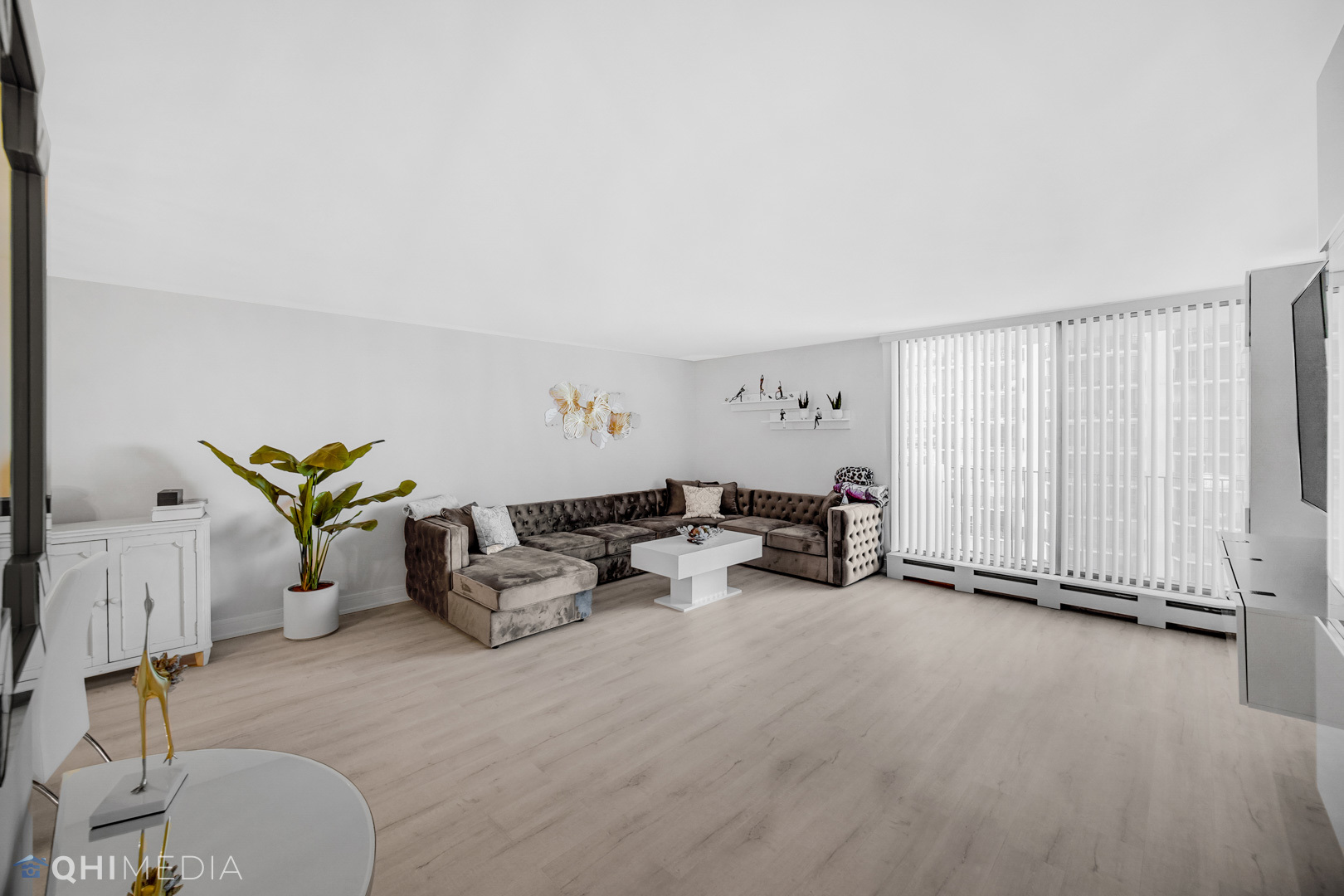 6033 N Sheridan Road #11G, Chicago, IL 60660