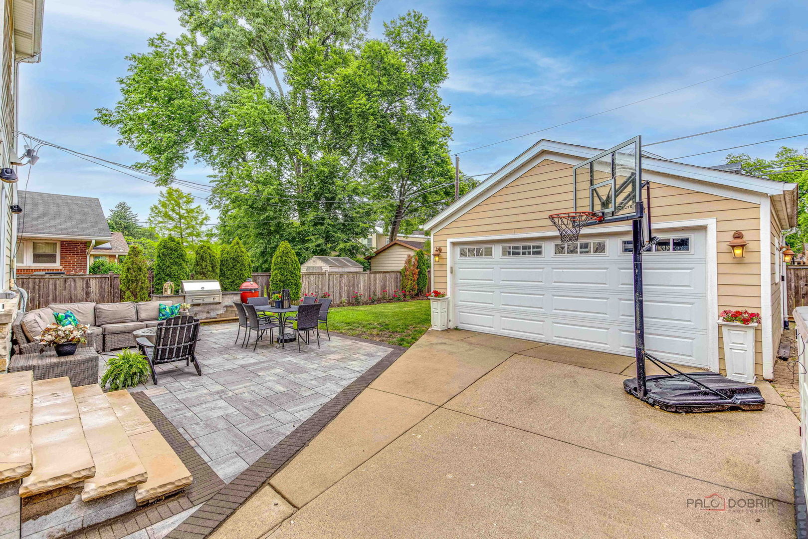 1341 Brophy Ave, Park Ridge, IL 60068