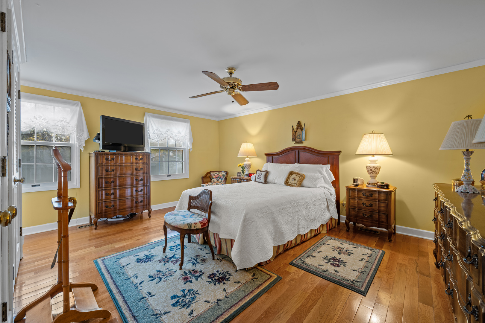 1528 Shenandoah Lane, Naperville, IL 60563