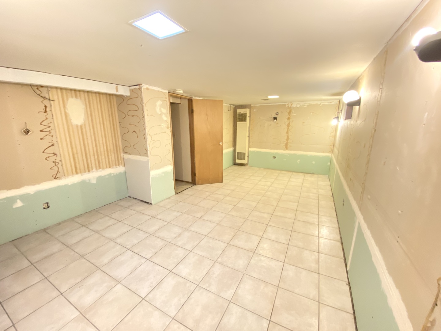 14210 S Wabash Avenue, Riverdale, IL 60827