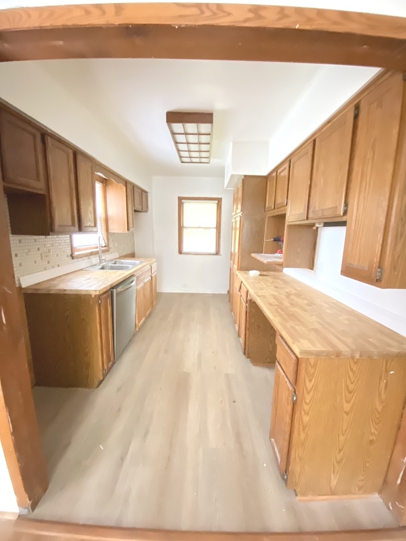 14210 S Wabash Avenue, Riverdale, IL 60827