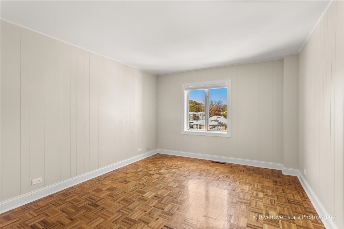 10323 Canterbury Street, Westchester, IL 60154