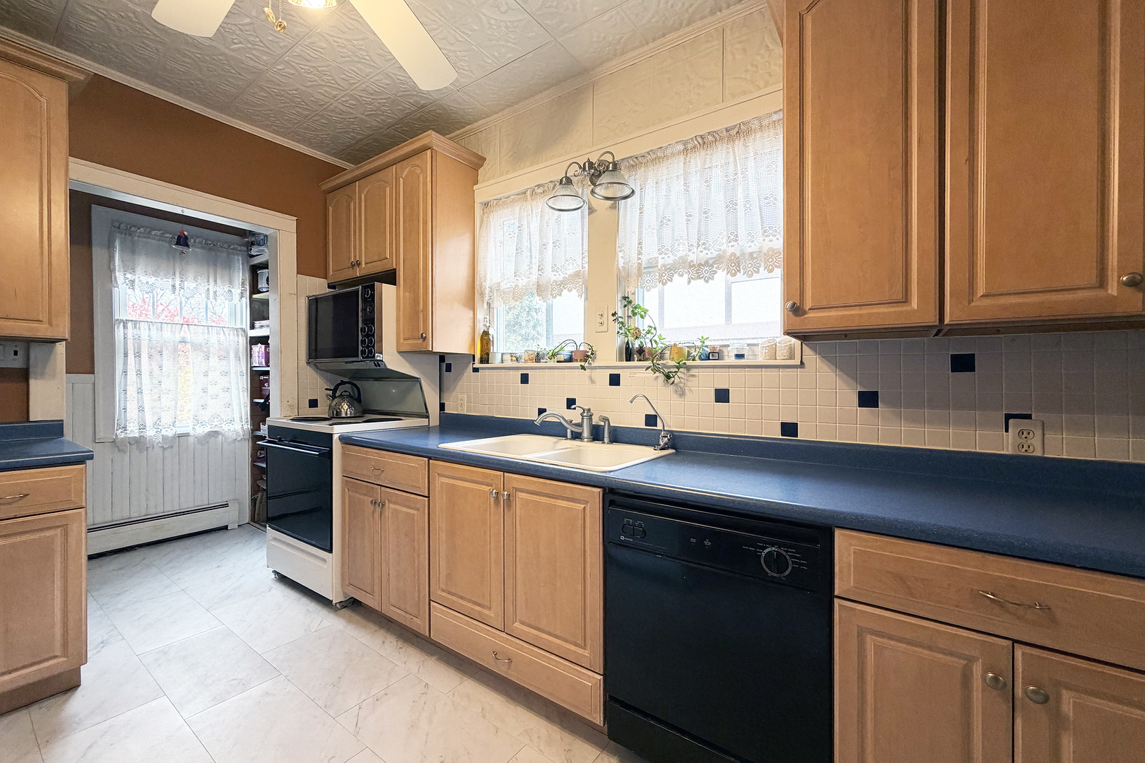 118 S william Street, Mount Prospect, IL 60056