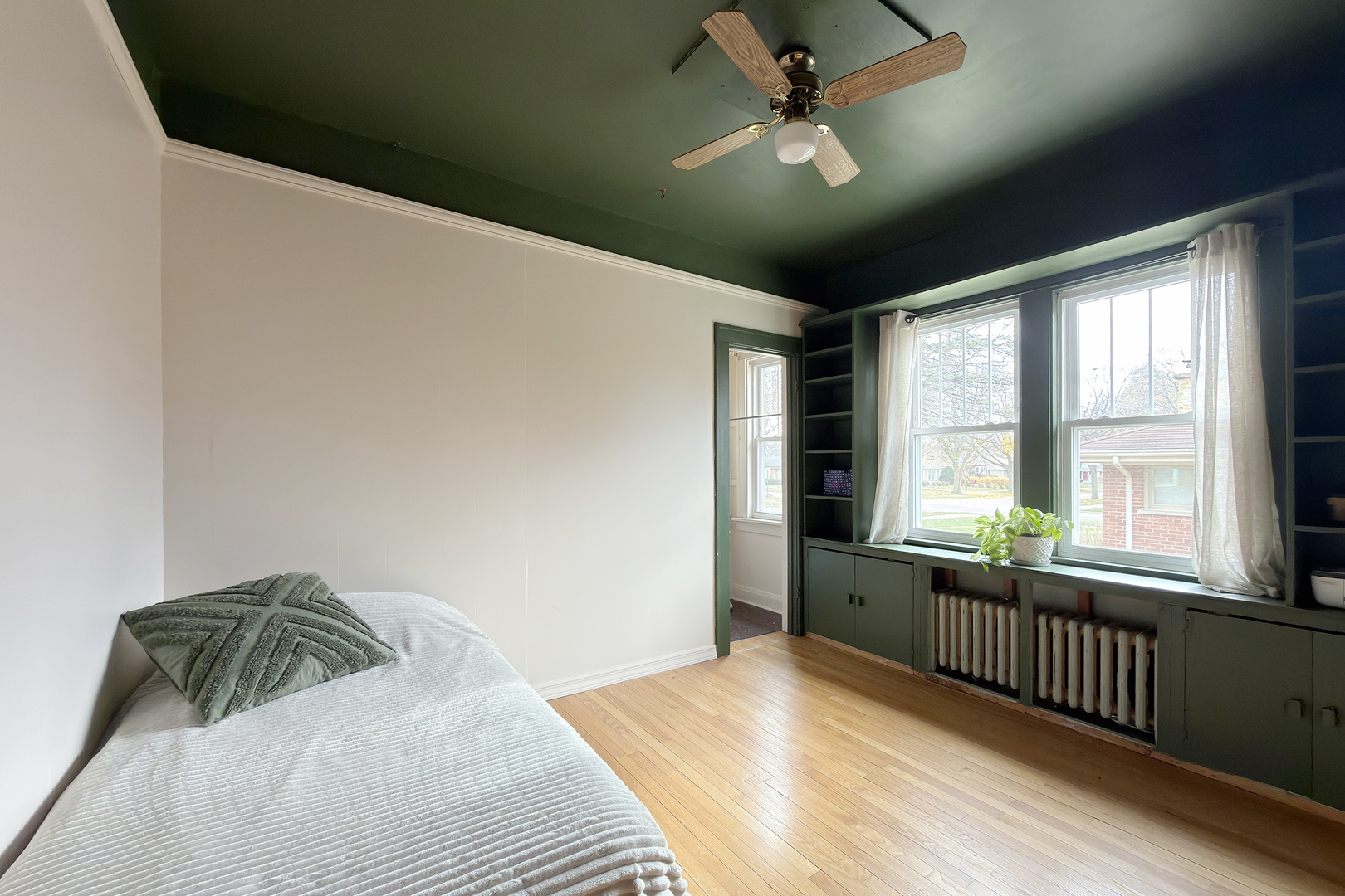 118 S william Street, Mount Prospect, IL 60056