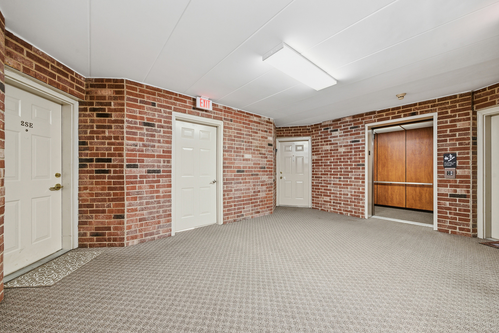 6211 W 94th Street #2SE, Oak Lawn, IL 60453