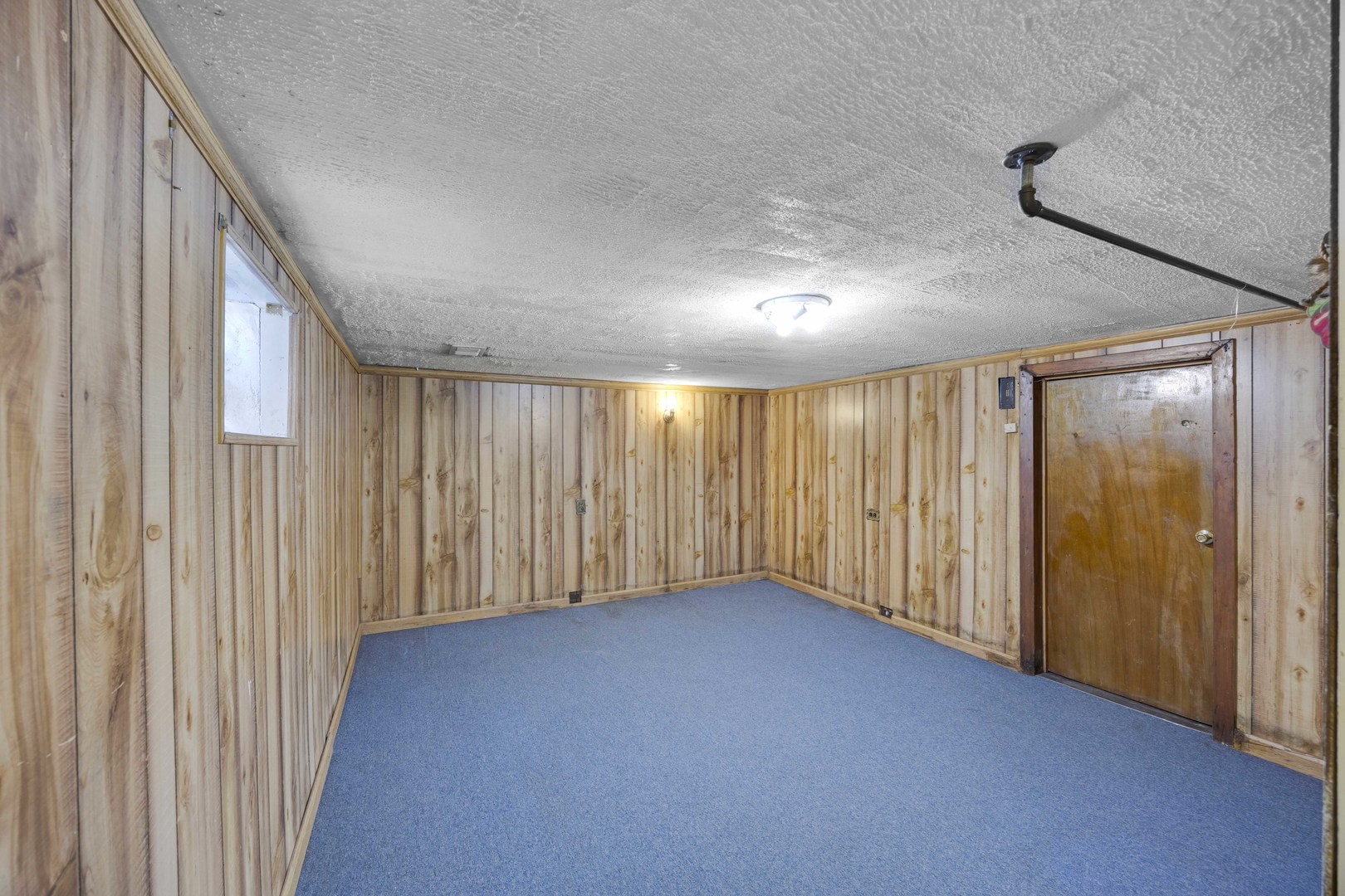 14237 S Greenbay Avenue, Burnham, IL 60633