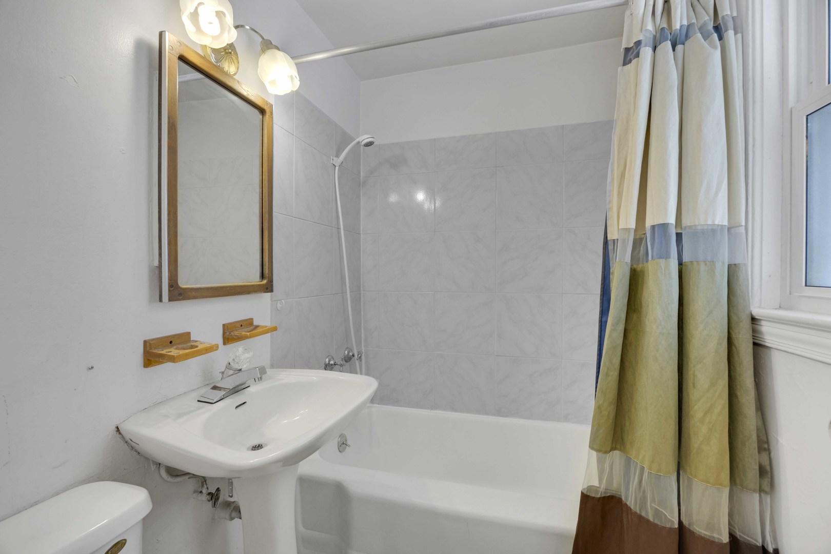 14237 S Greenbay Avenue, Burnham, IL 60633