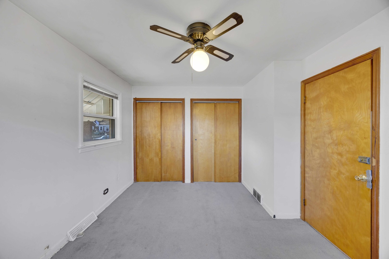 14237 S Greenbay Avenue, Burnham, IL 60633