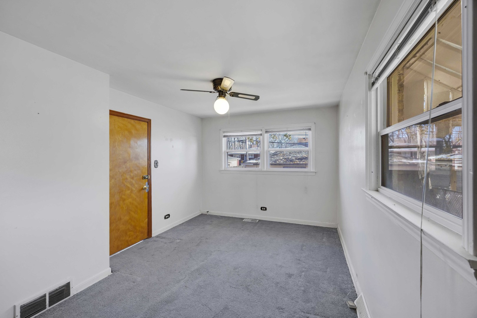 14237 S Greenbay Avenue, Burnham, IL 60633