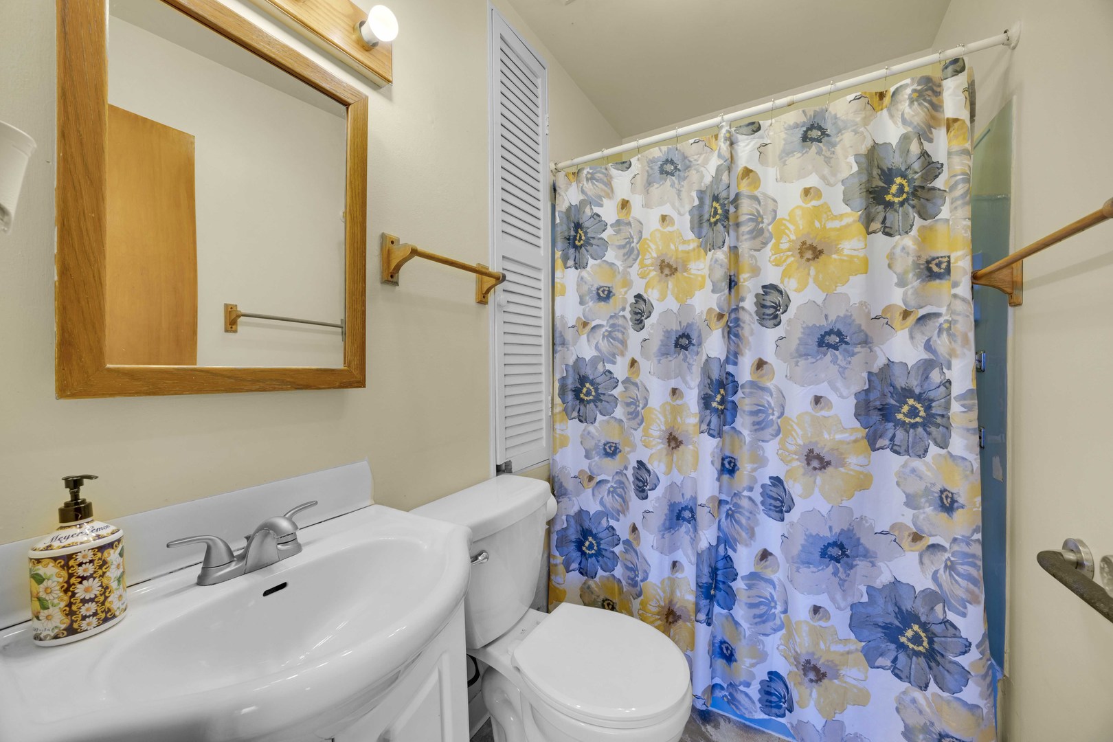 14237 S Greenbay Avenue, Burnham, IL 60633