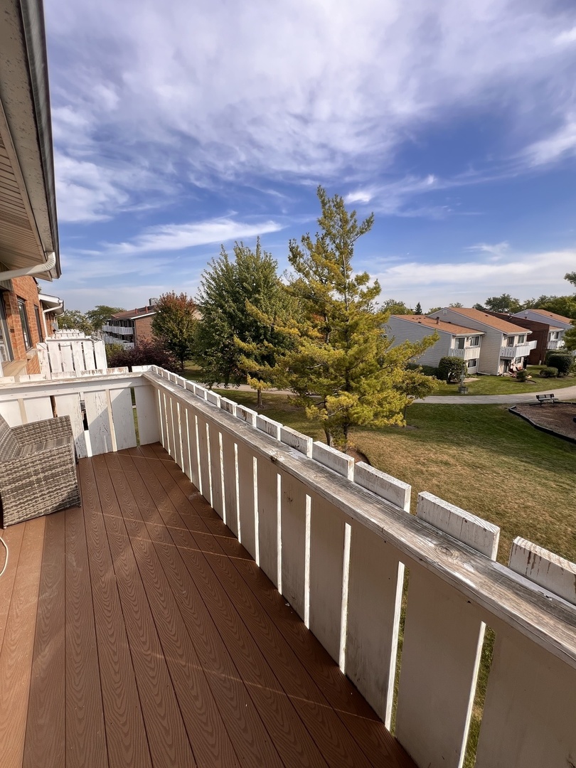 2000 Bayside Drive #301, Palatine, IL 60074