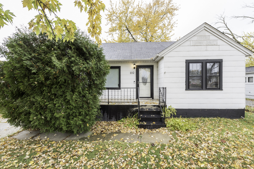 102 Baldwin Avenue, Waukegan, IL 60085