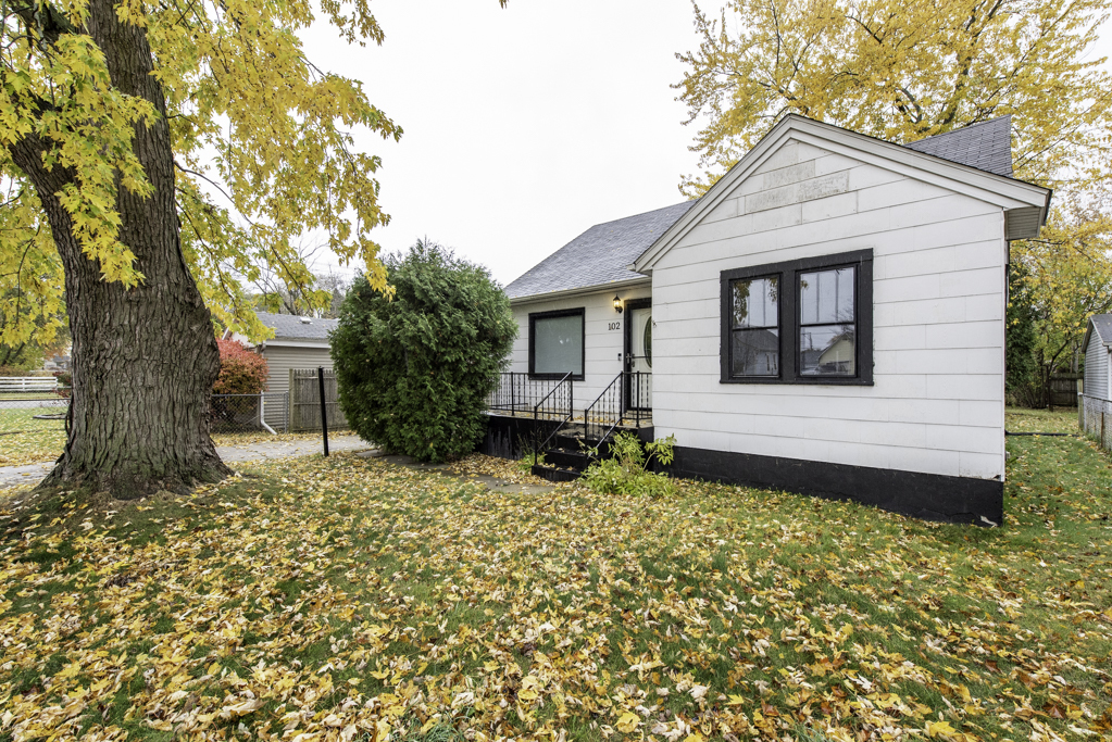 102 Baldwin Avenue, Waukegan, IL 60085