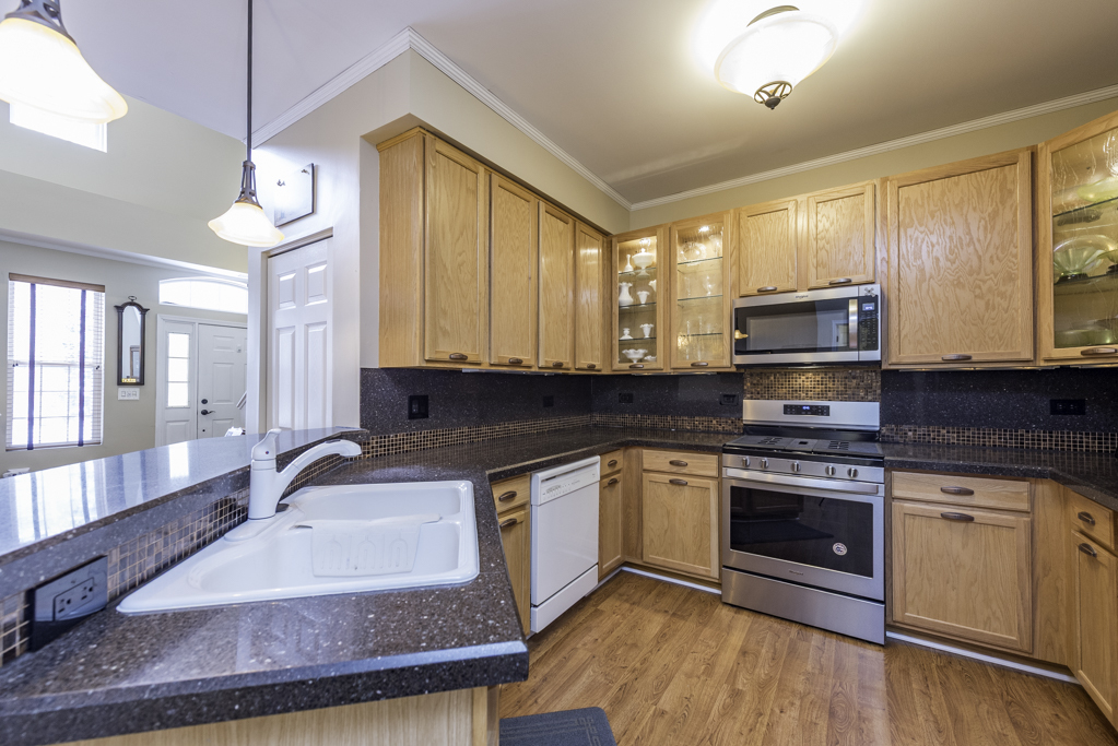 382 S Litchfield Drive, Round Lake, IL 60073