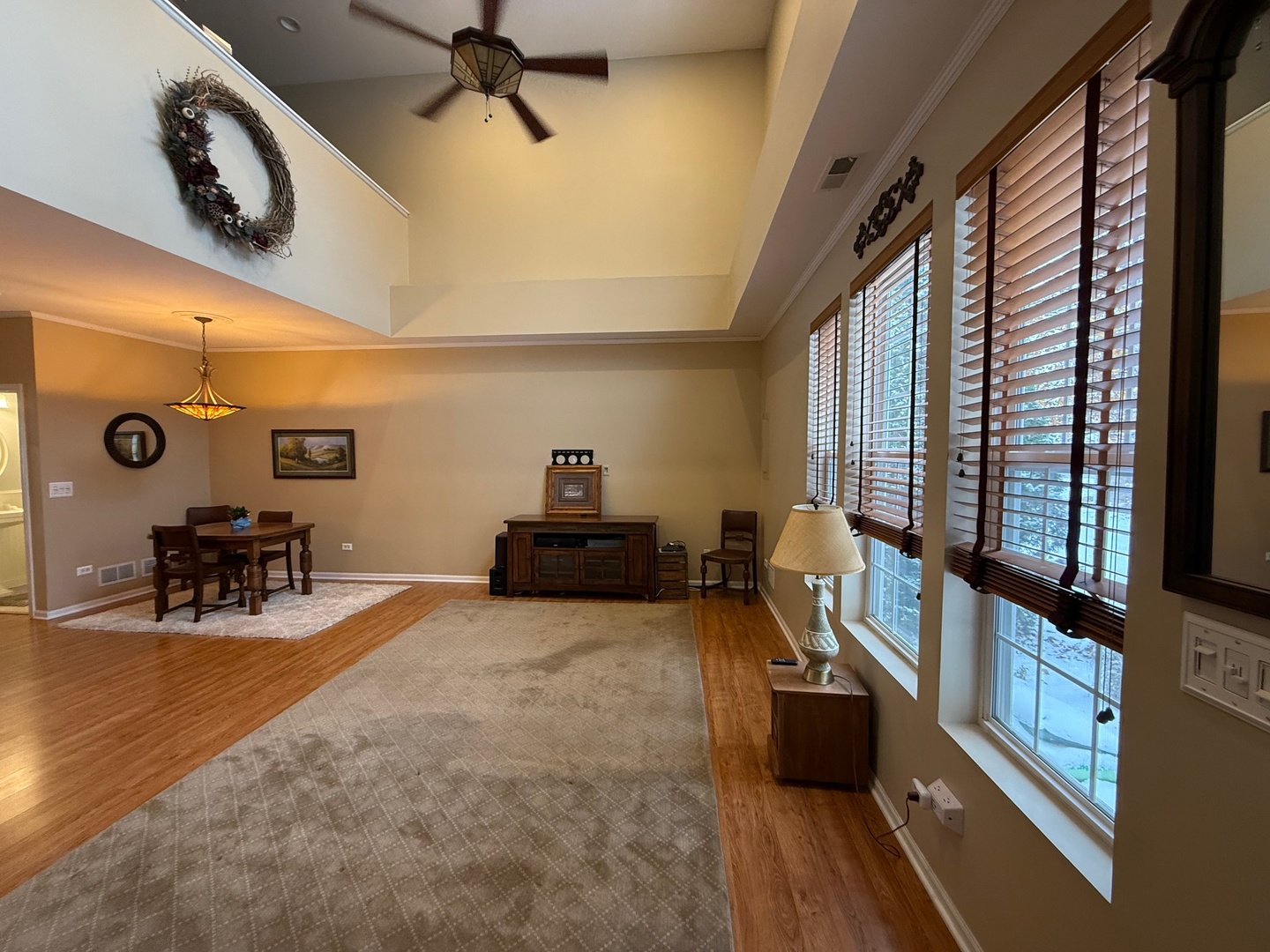 382 S Litchfield Drive, Round Lake, IL 60073