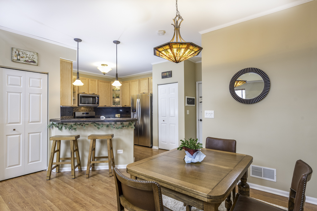 382 S Litchfield Drive, Round Lake, IL 60073