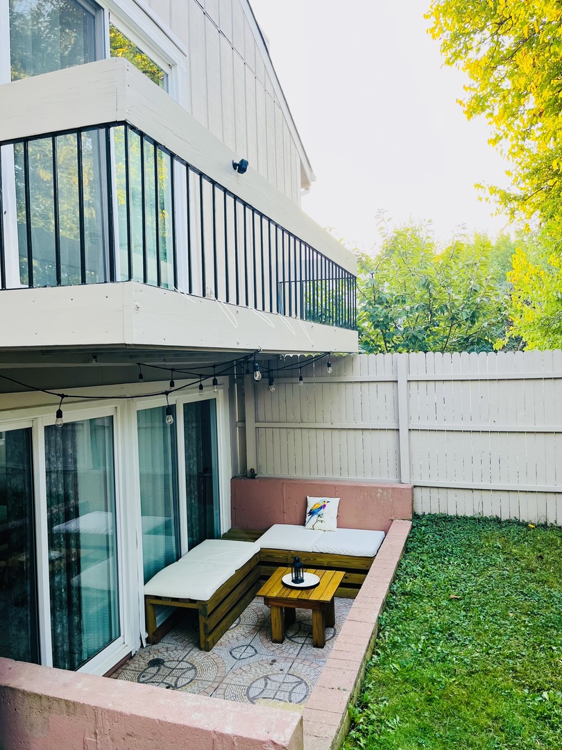 30W056 Mulberry Court #056, Warrenville, IL 60555