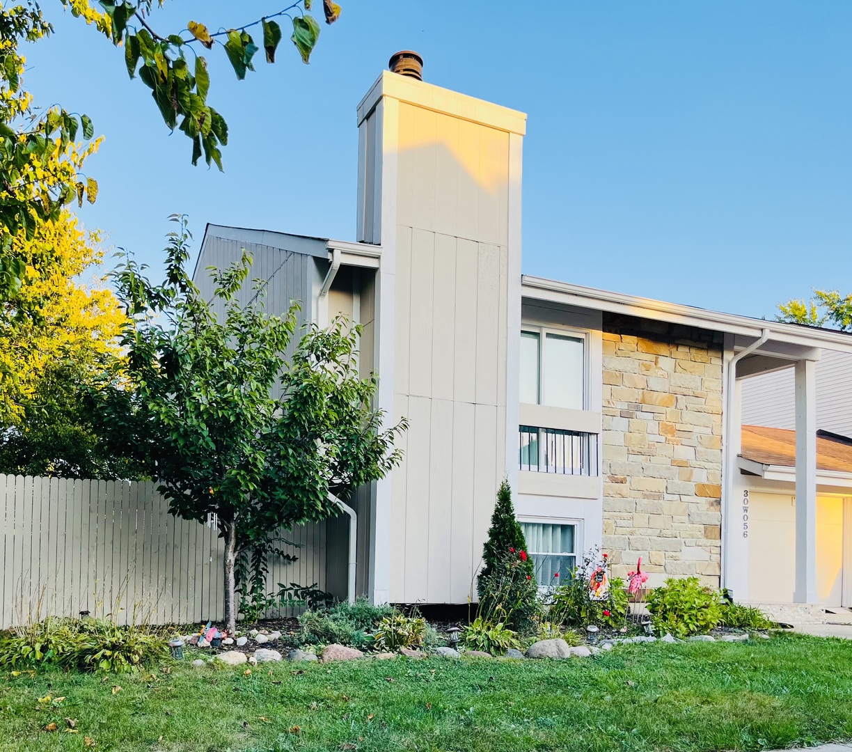 30W056 Mulberry Court #056, Warrenville, IL 60555