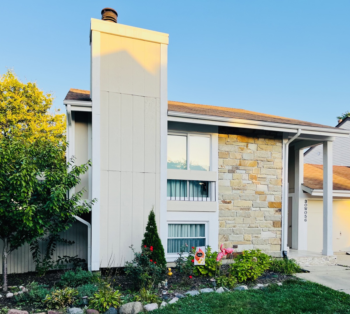 30W056 Mulberry Court #056, Warrenville, IL 60555