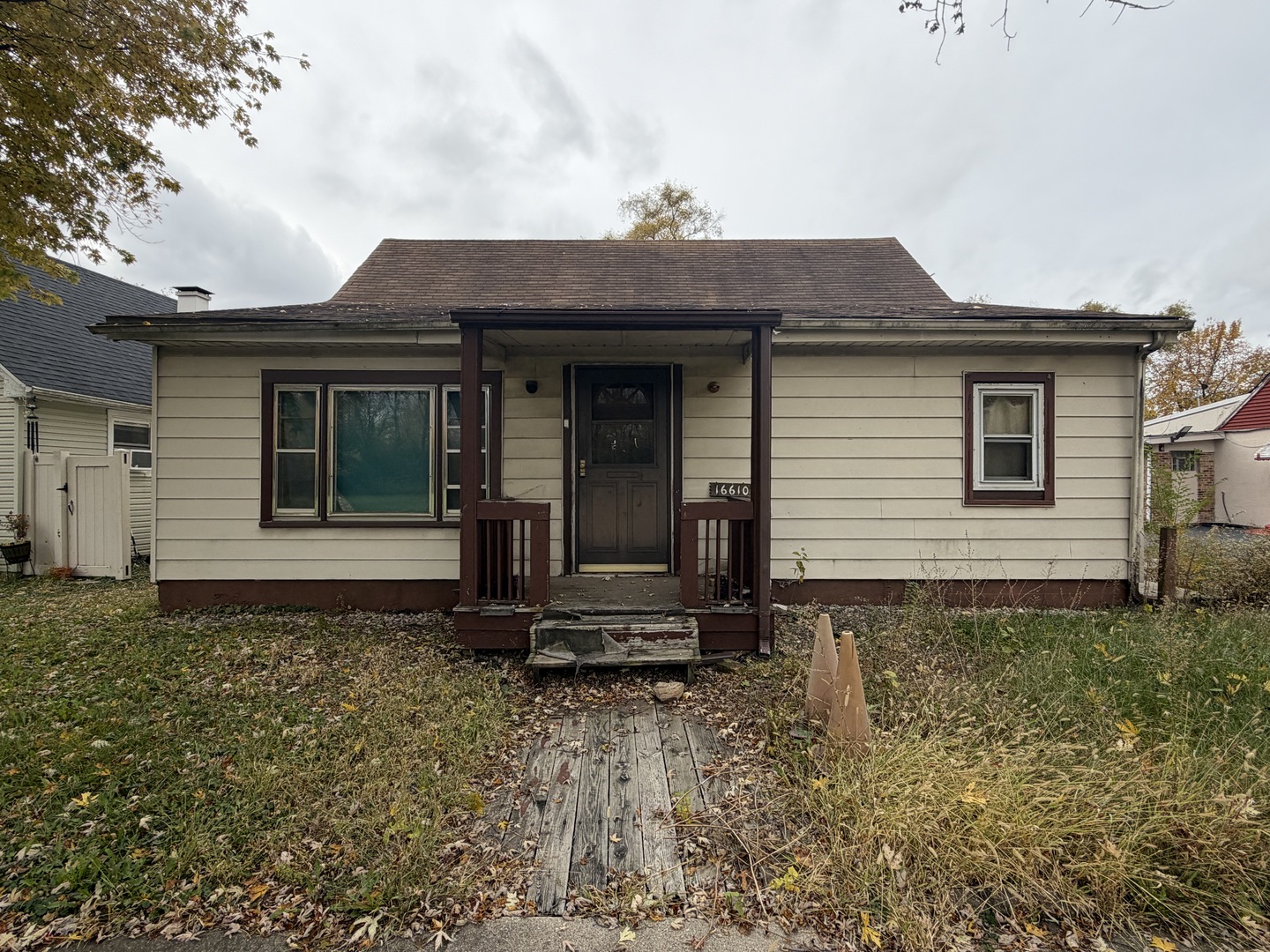 16610 Geneva Drive, Harvey, IL 60426