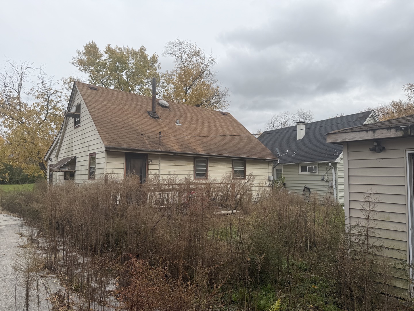 16610 Geneva Drive, Harvey, IL 60426