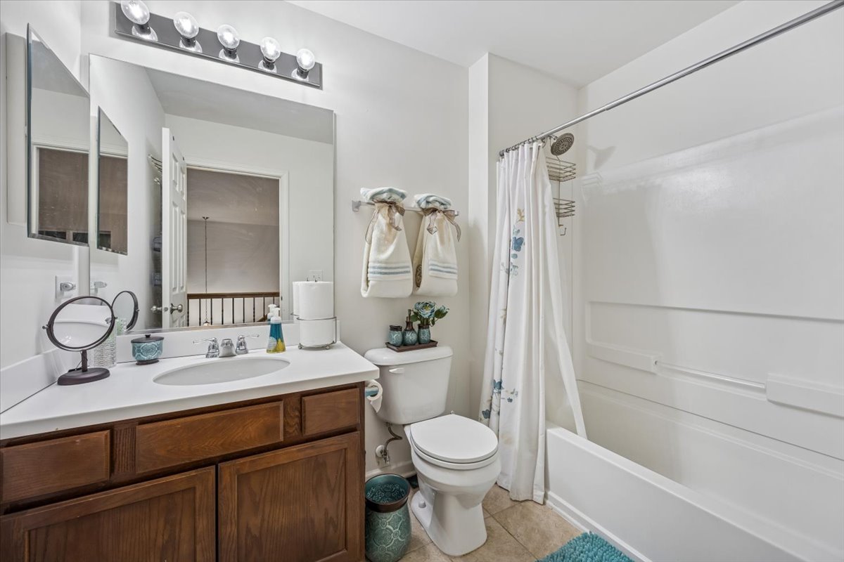 246 Owen Street, Matteson, IL 60443