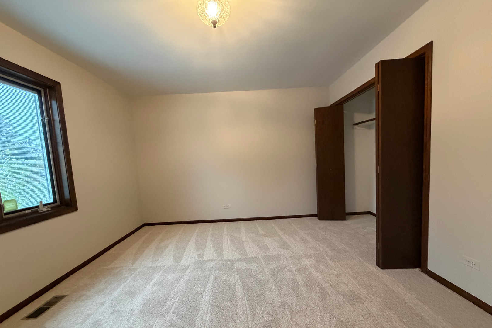 9630 Reding Circle, Des Plaines, IL 60016