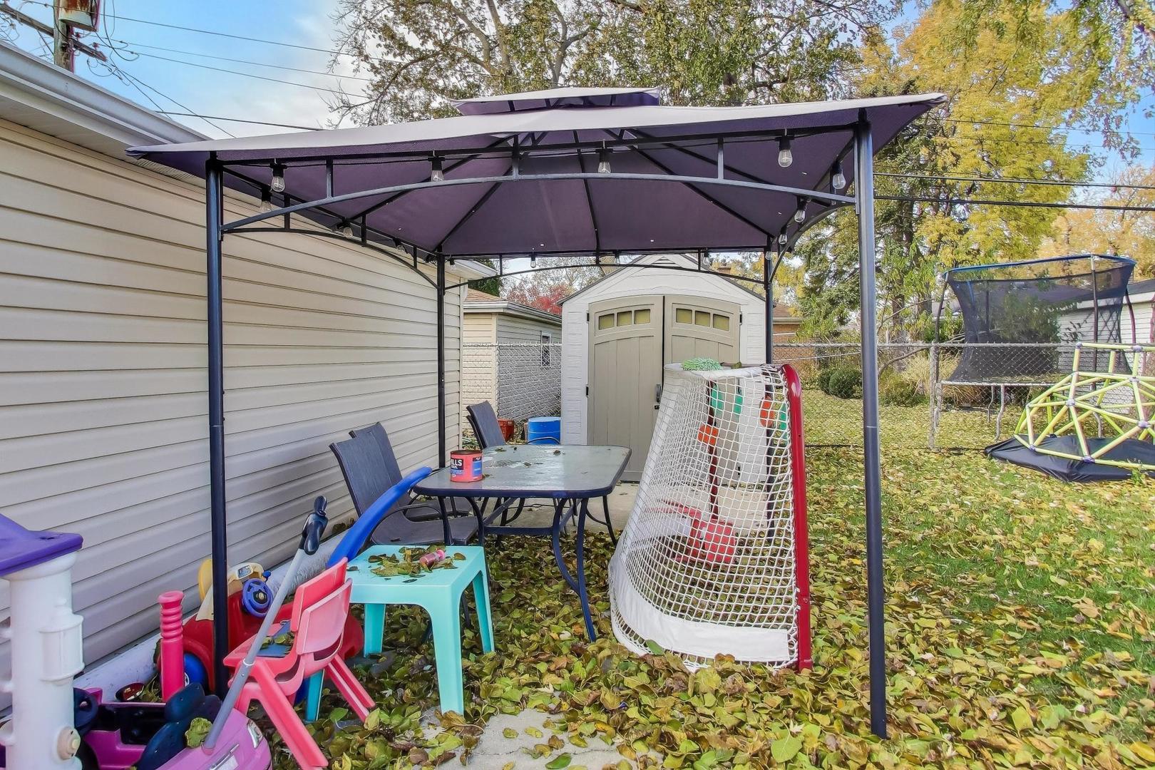 11104 Boeger Court, Westchester, IL 60154