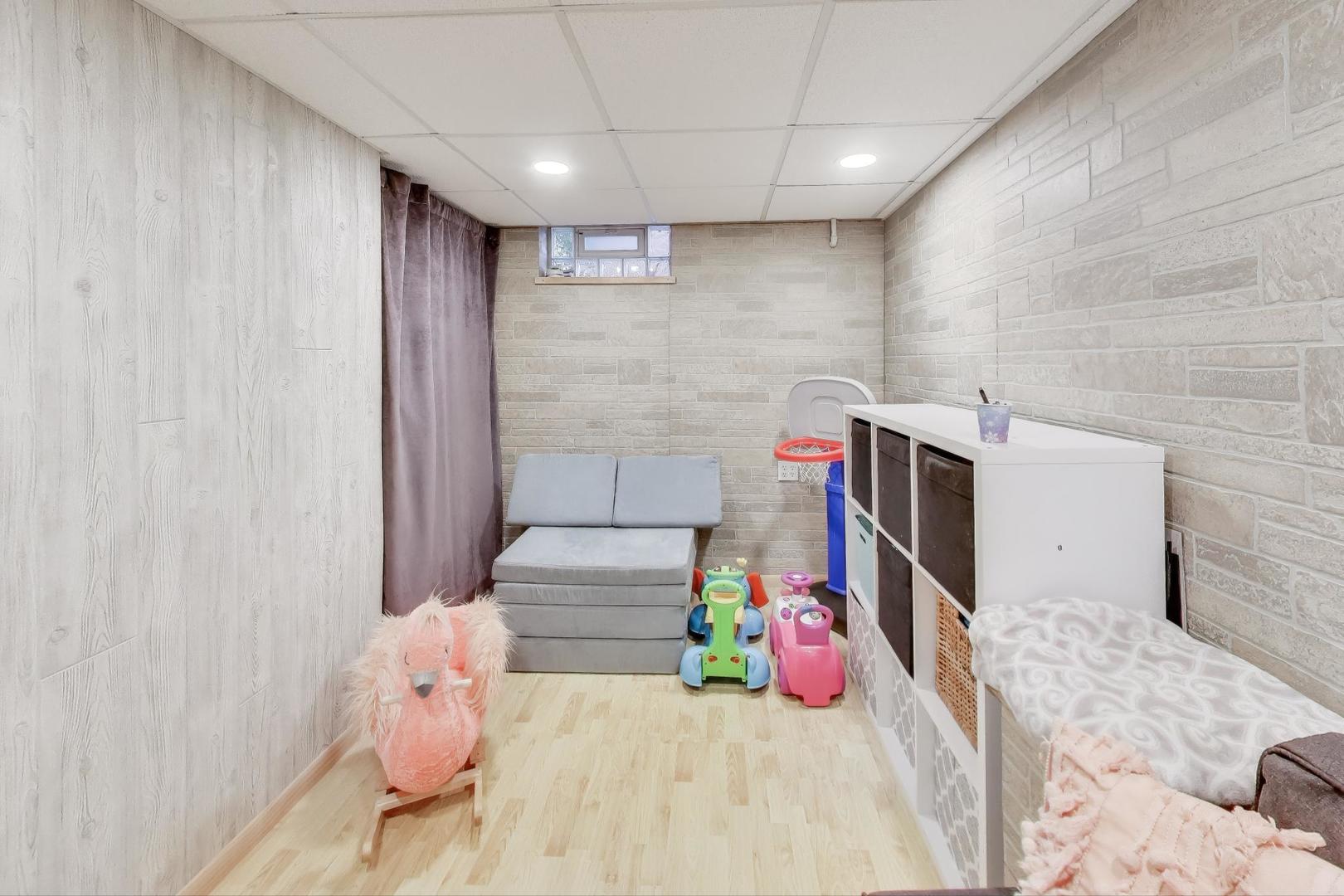 11104 Boeger Court, Westchester, IL 60154