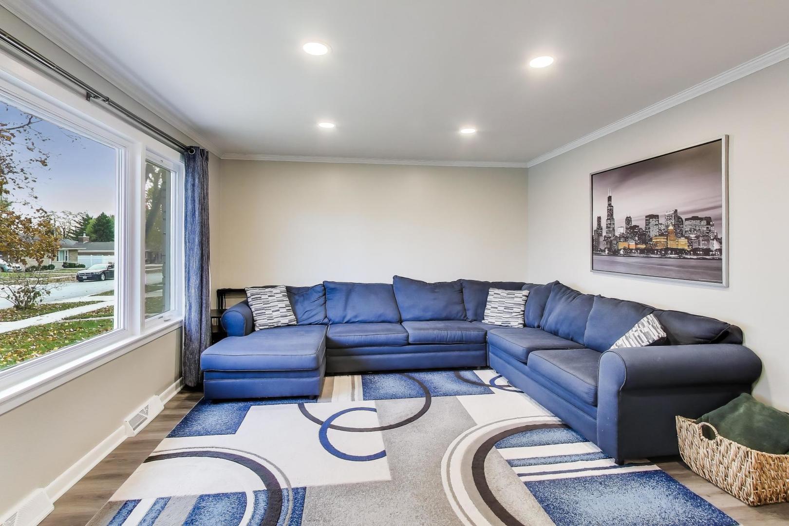 11104 Boeger Court, Westchester, IL 60154