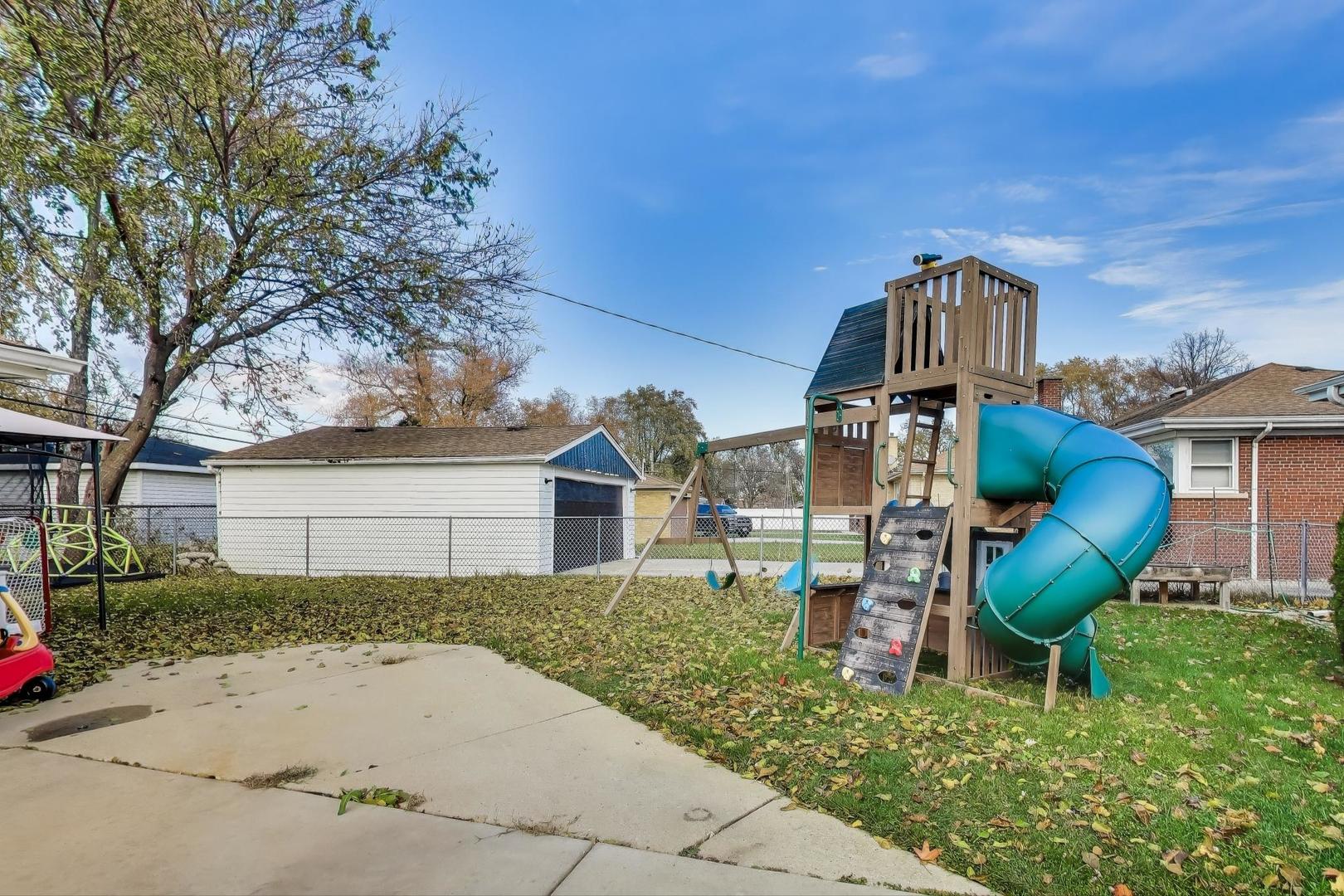 11104 Boeger Court, Westchester, IL 60154