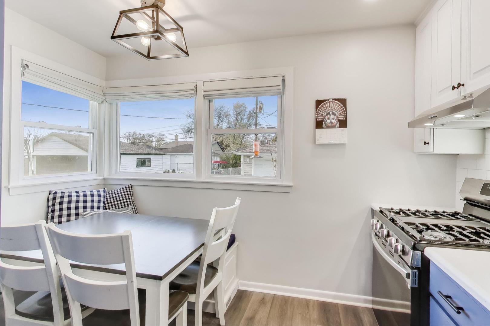 11104 Boeger Court, Westchester, IL 60154