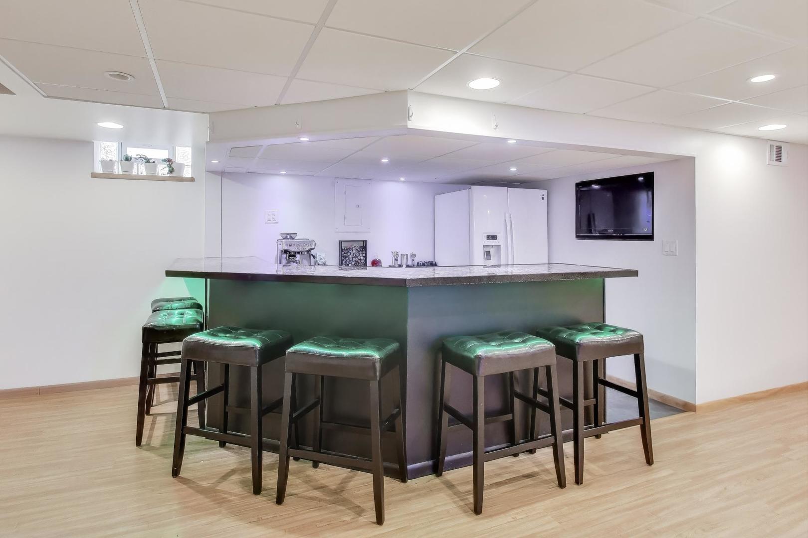 11104 Boeger Court, Westchester, IL 60154