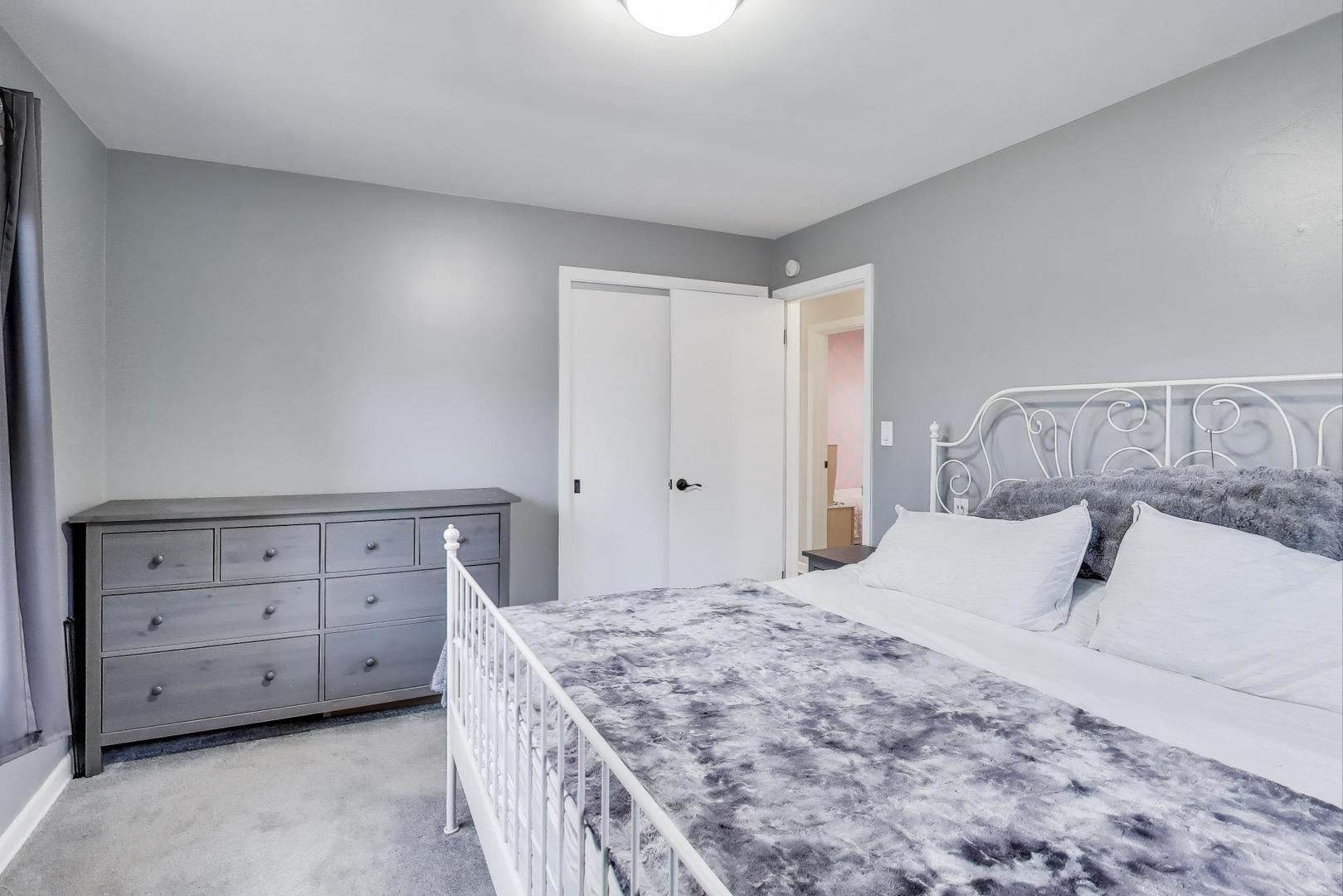 11104 Boeger Court, Westchester, IL 60154