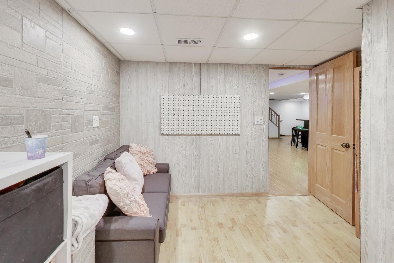 11104 Boeger Court, Westchester, IL 60154