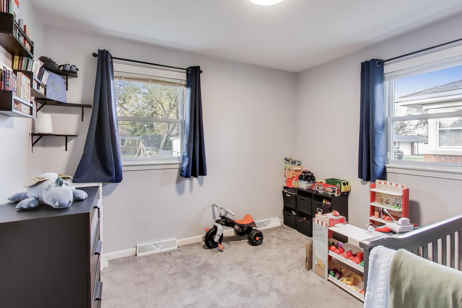 11104 Boeger Court, Westchester, IL 60154