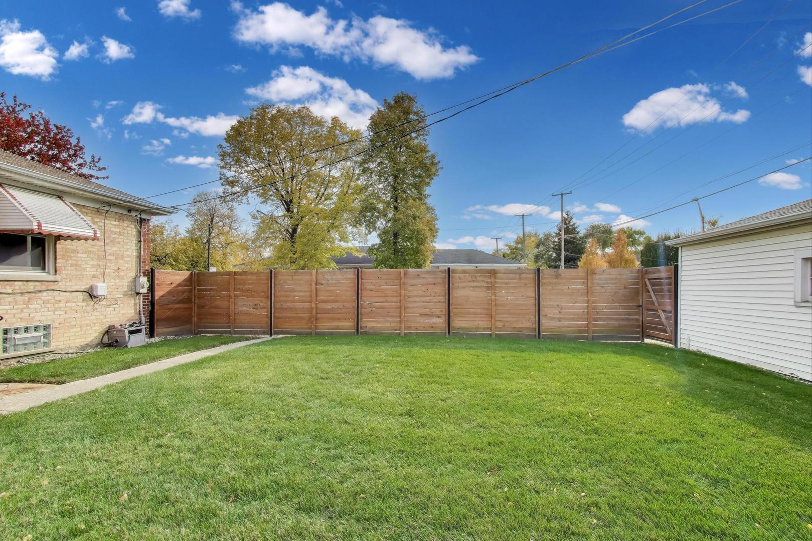 5300 N Cicero Avenue, Chicago, IL 60630