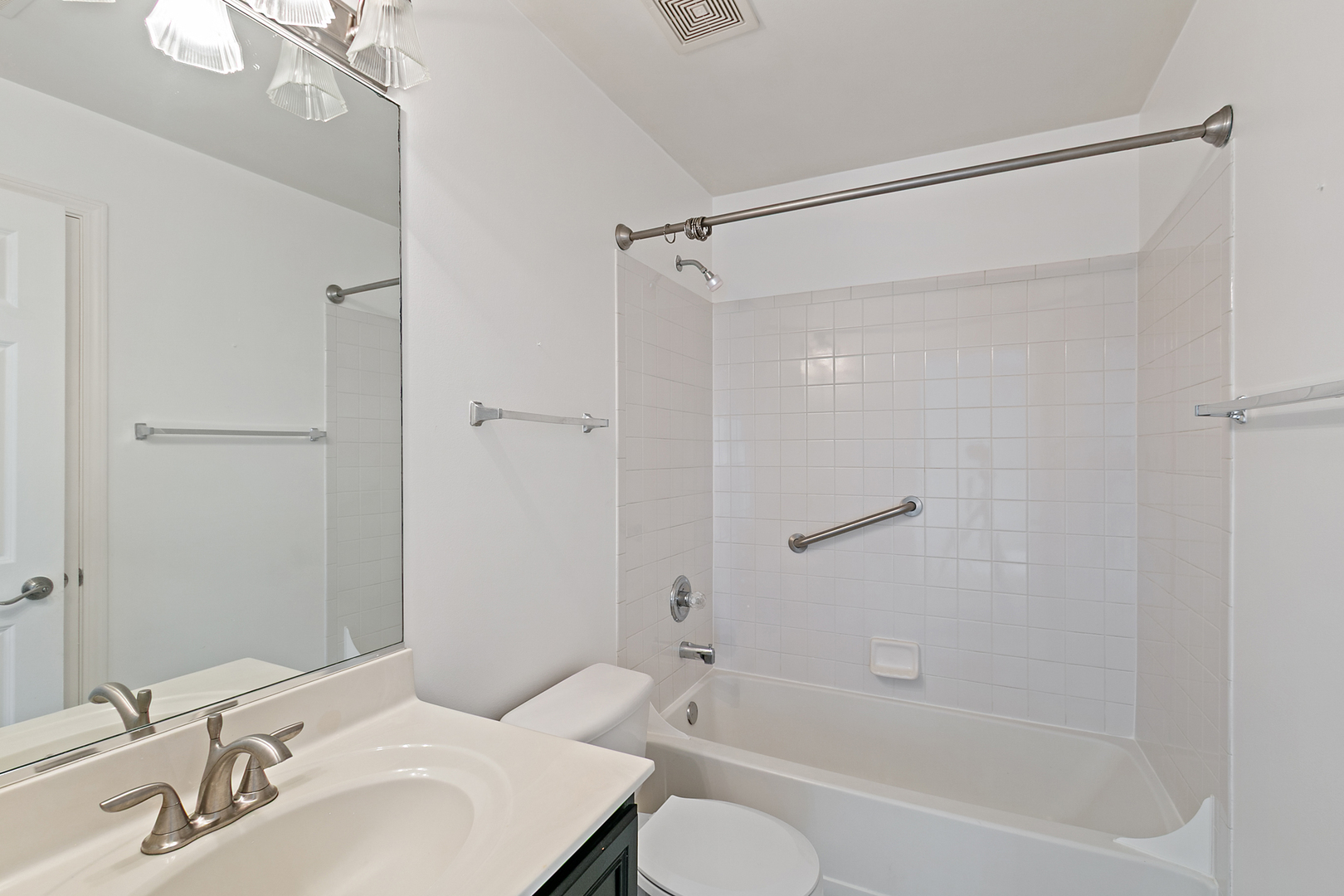 2604 Sheehan Court #204, Naperville, IL 60564