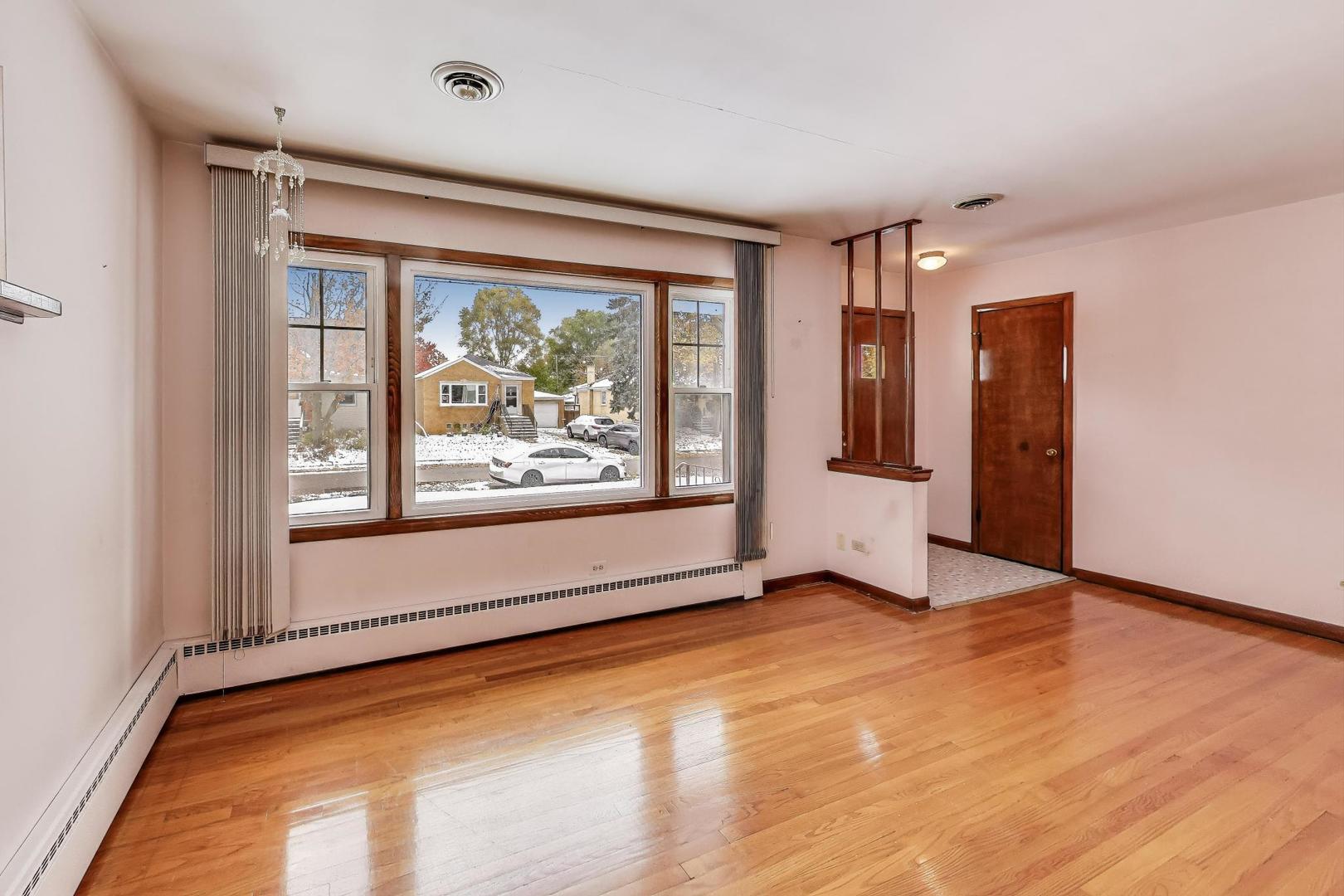 9032 30th Street, Brookfield, IL 60513