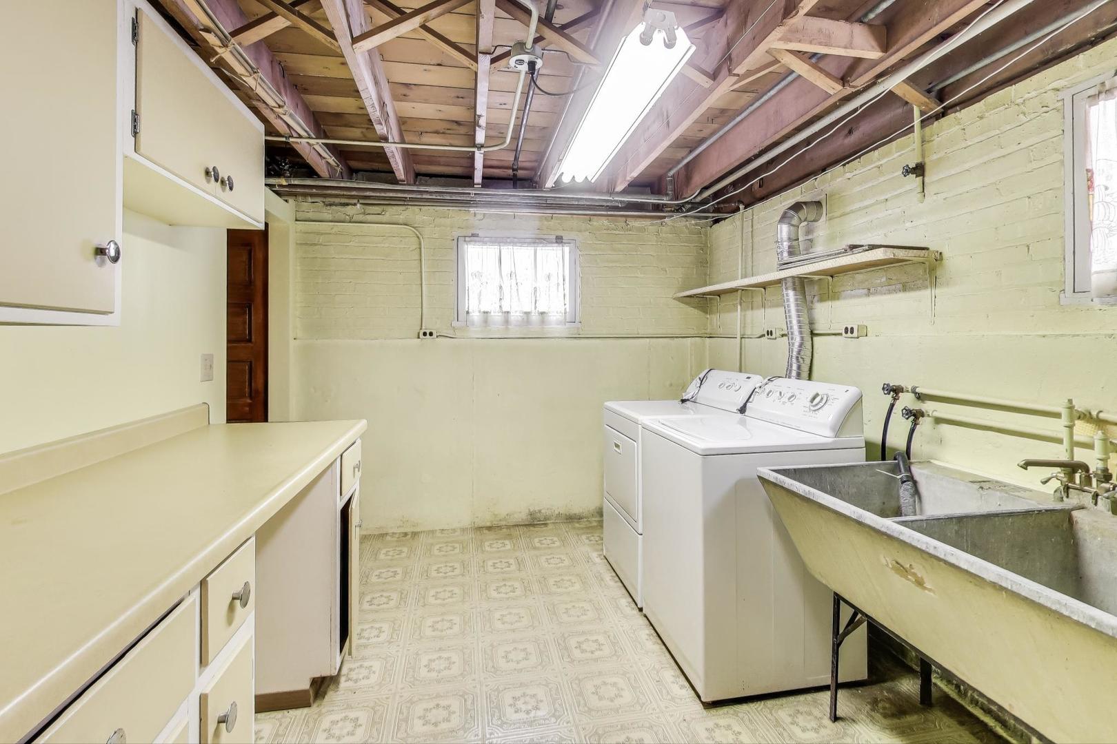 9032 30th Street, Brookfield, IL 60513