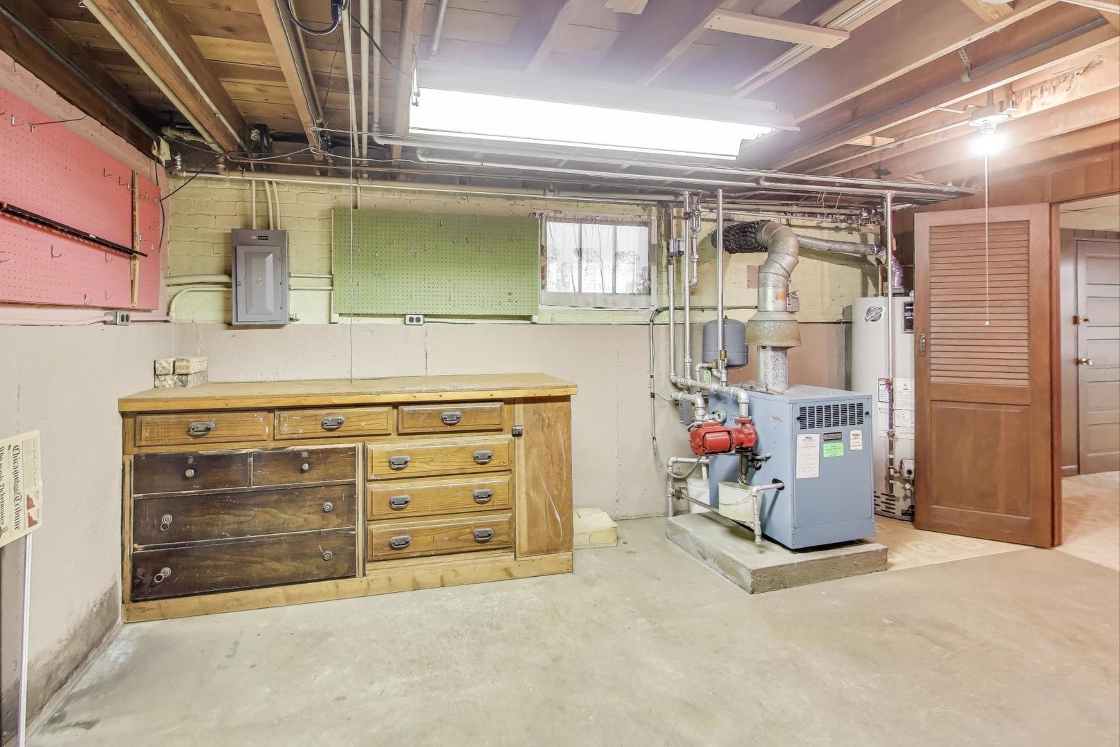 9032 30th Street, Brookfield, IL 60513