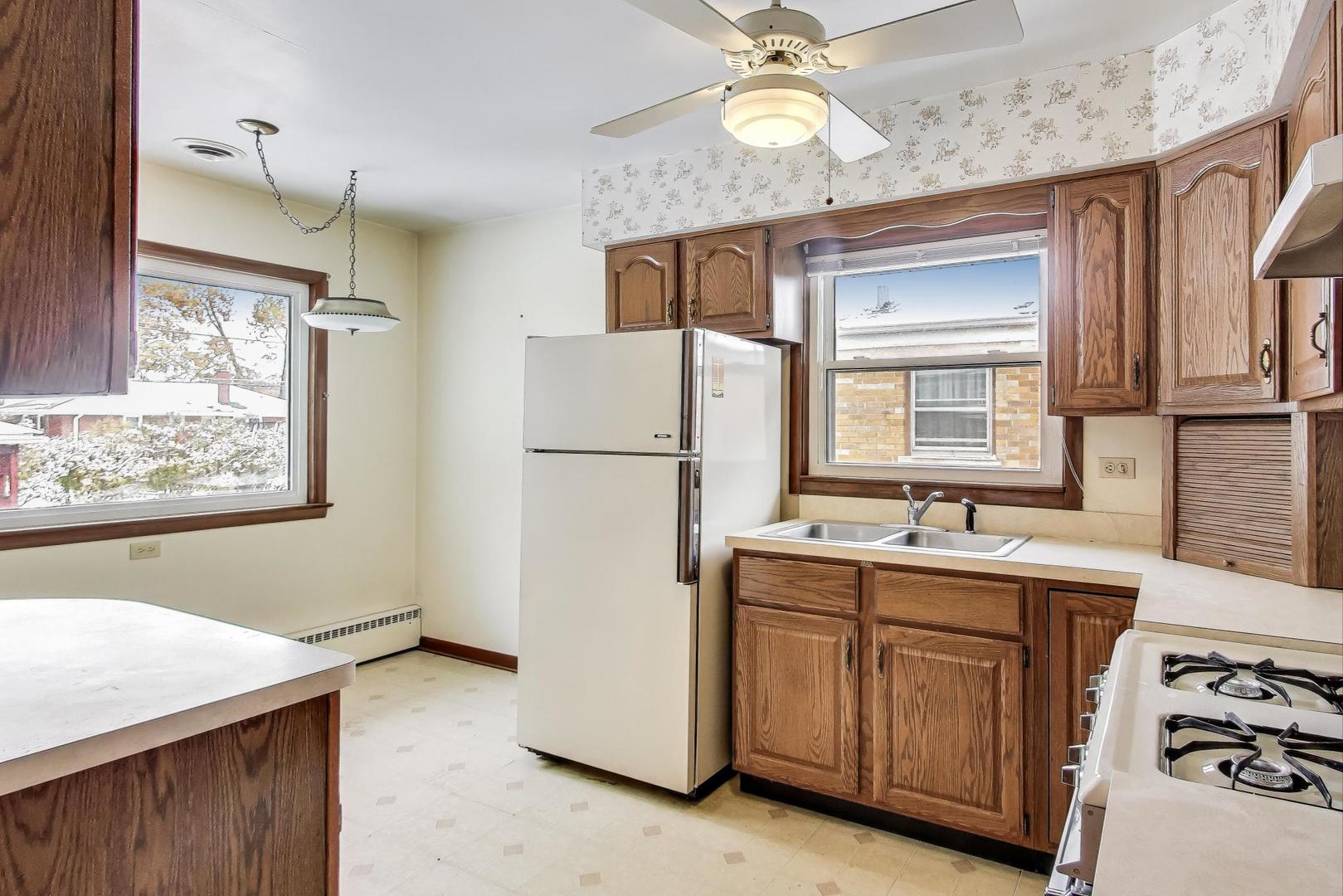 9032 30th Street, Brookfield, IL 60513