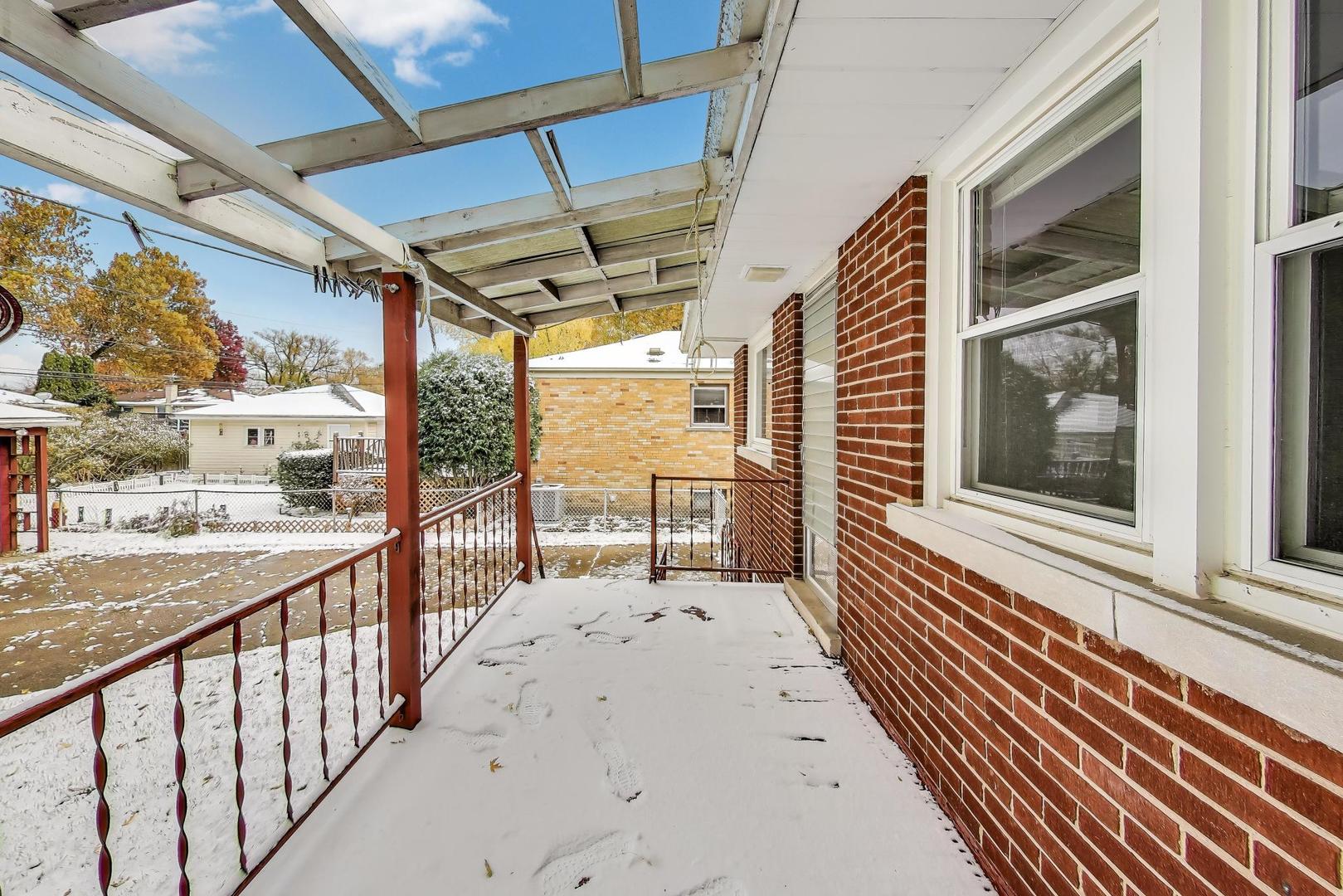 9032 30th Street, Brookfield, IL 60513