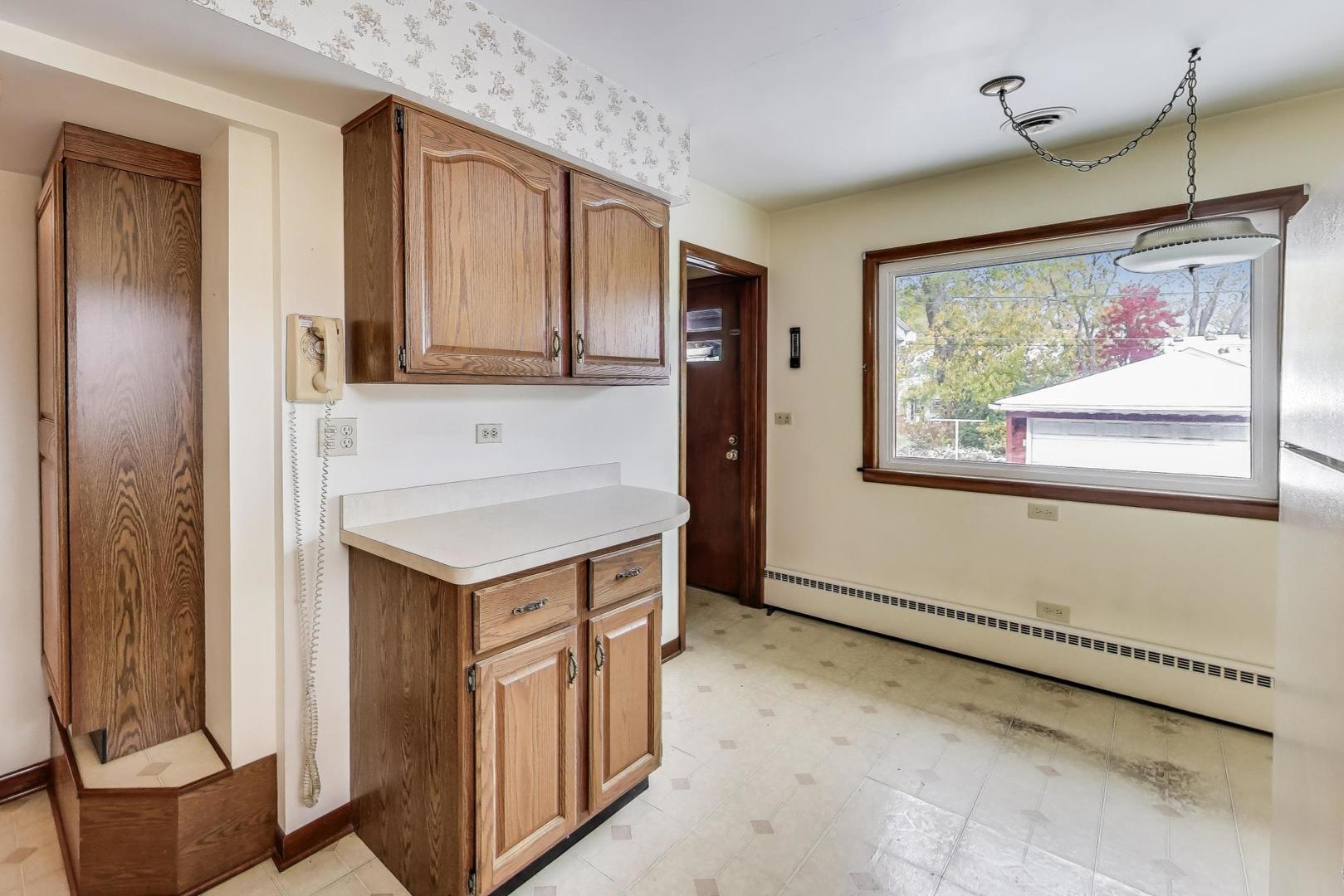 9032 30th Street, Brookfield, IL 60513