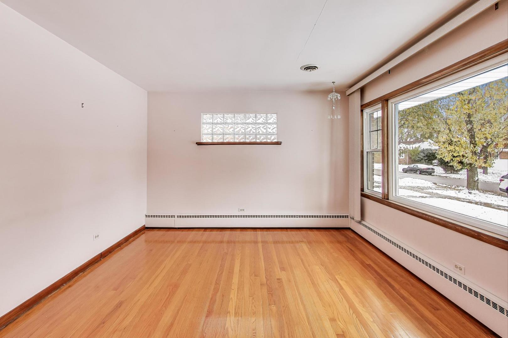 9032 30th Street, Brookfield, IL 60513