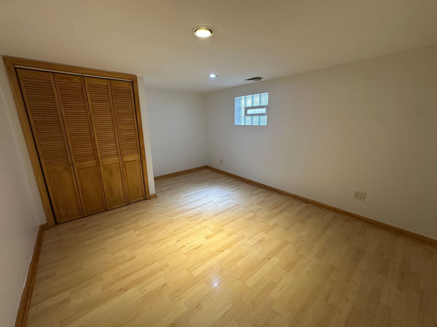 5053 S Luna Avenue, Chicago, IL 60638