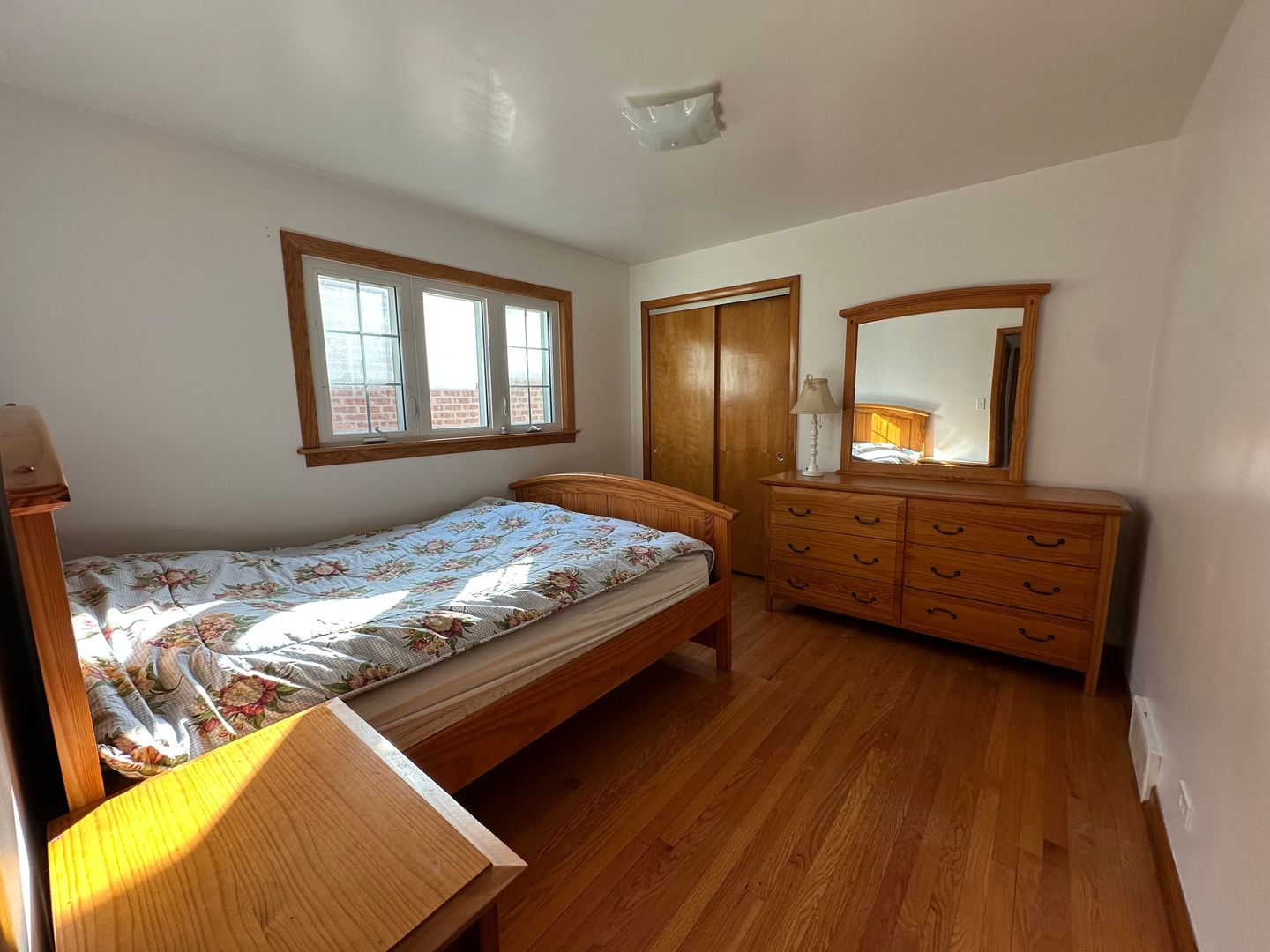 5053 S Luna Avenue, Chicago, IL 60638